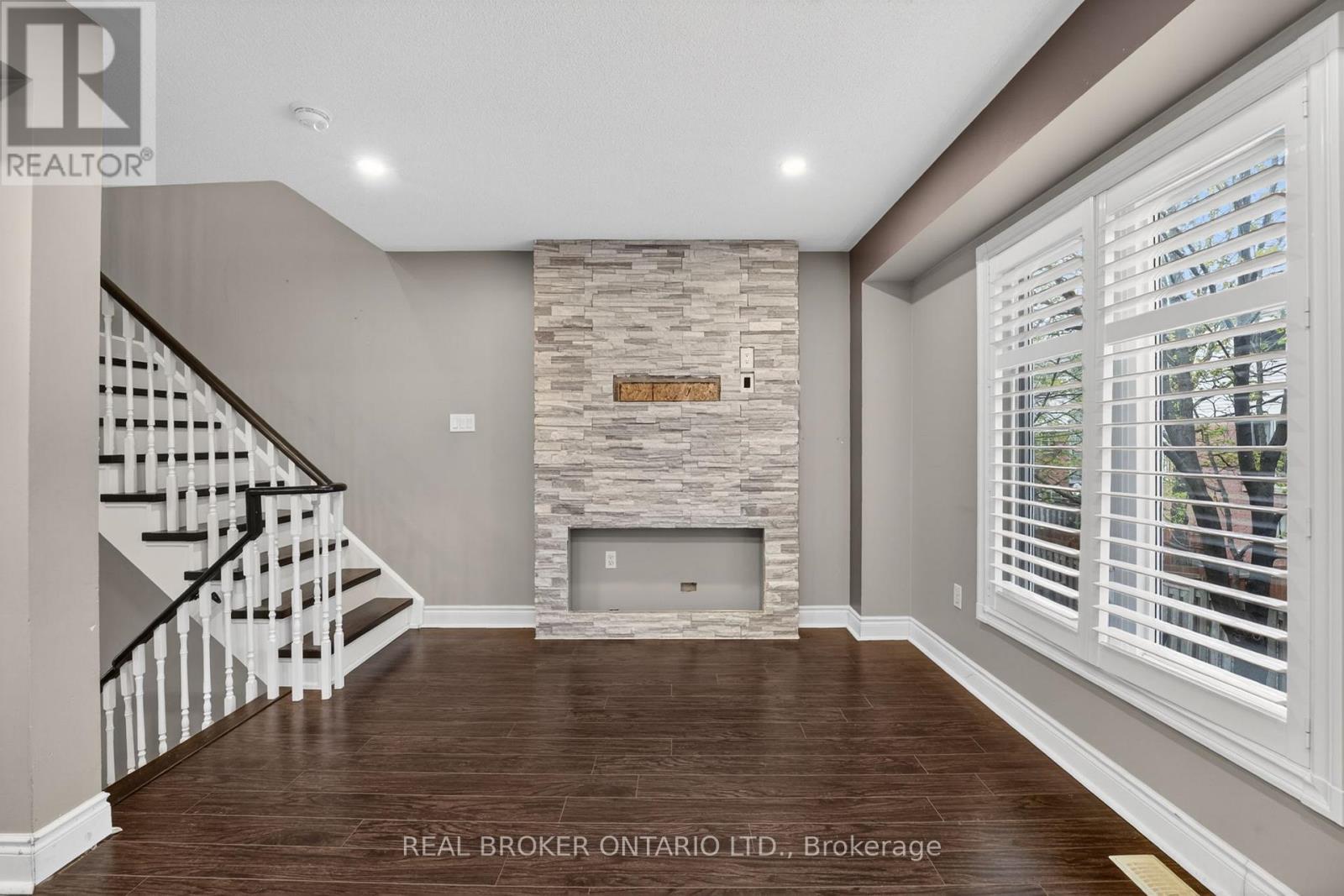 #8 5985 CREDITVIEW ROAD - 15