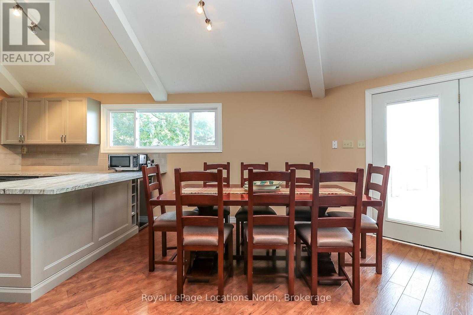 10 SUNSET COURT - 12