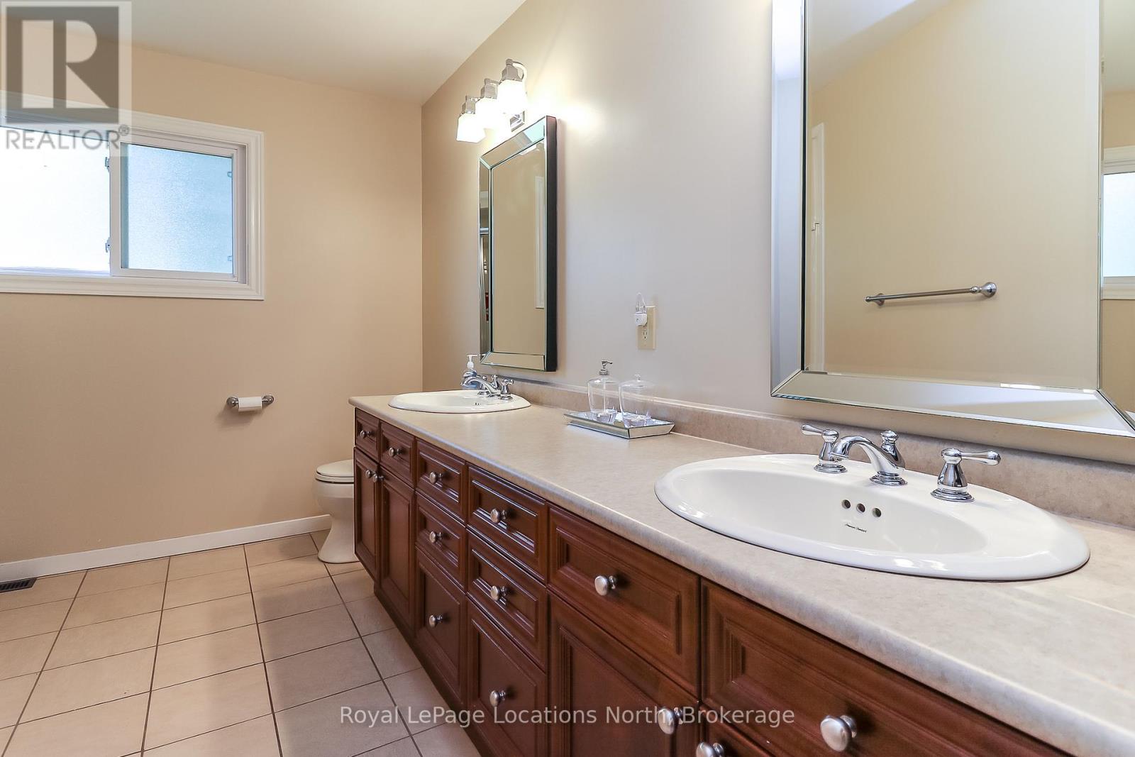 10 SUNSET COURT - 23