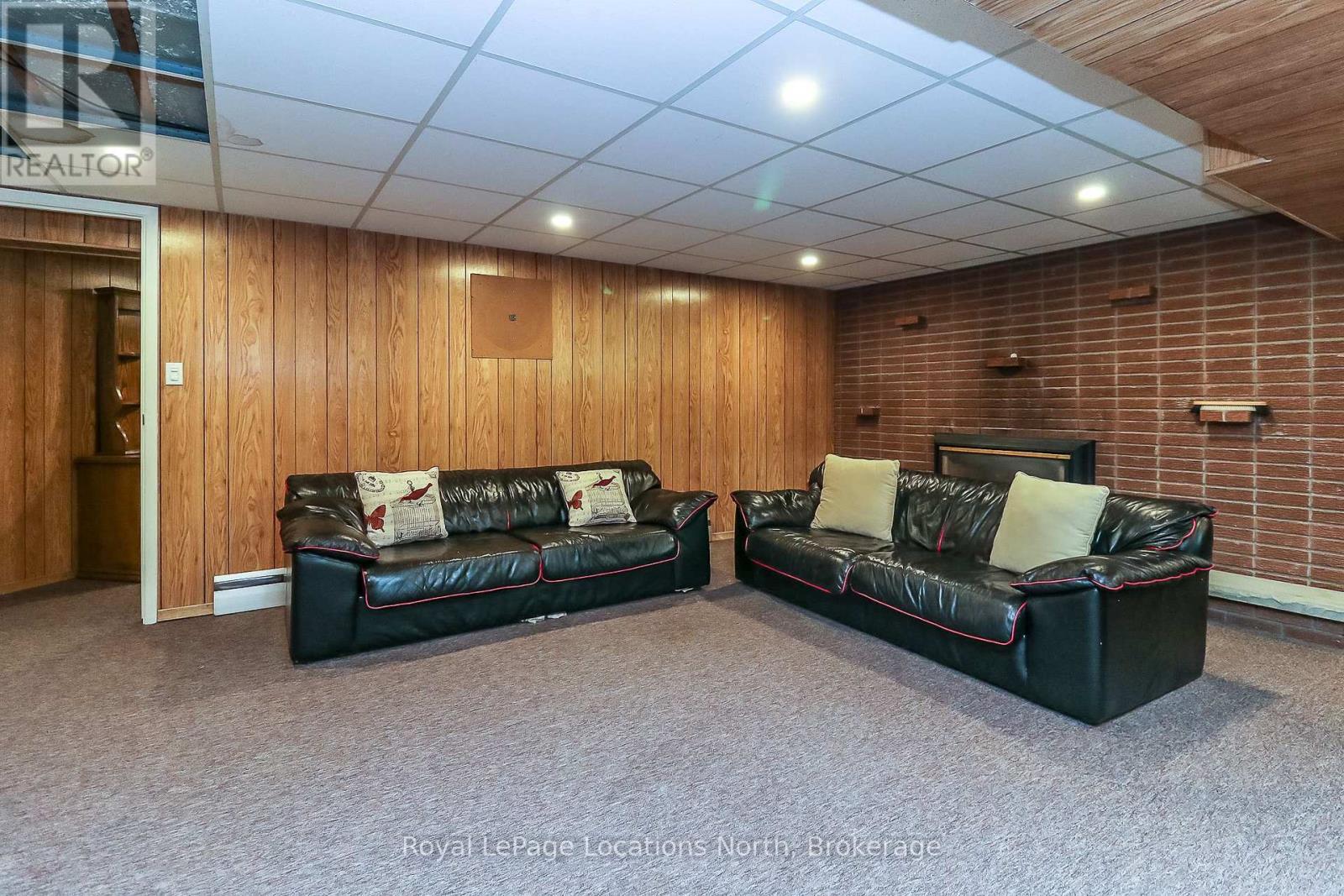 10 SUNSET COURT - 34