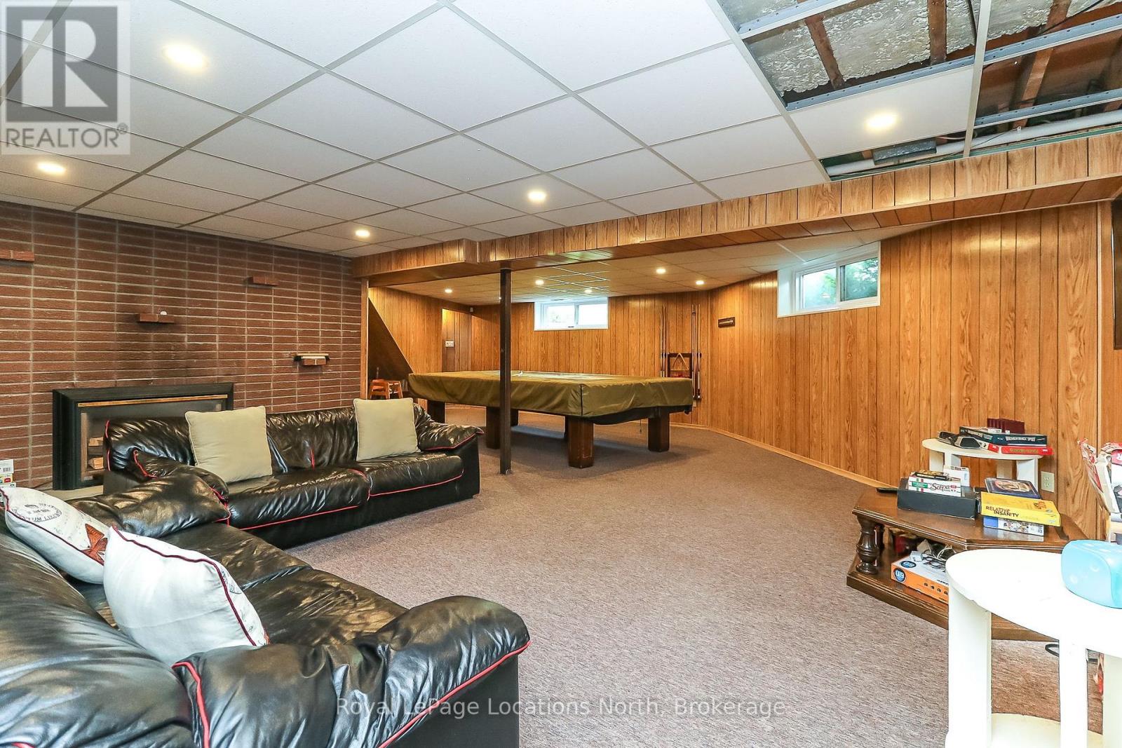 10 SUNSET COURT - 35