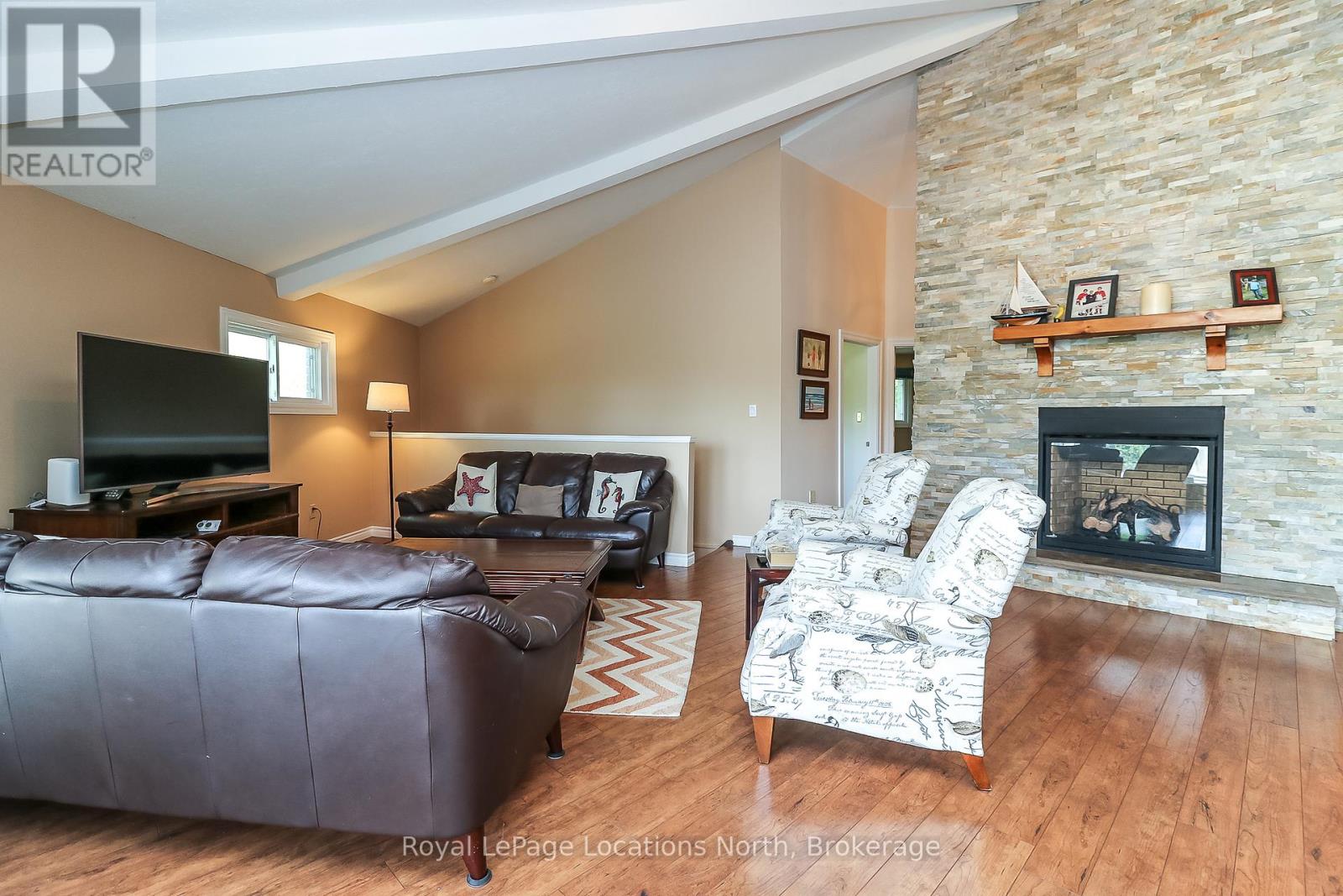 10 SUNSET COURT - 7