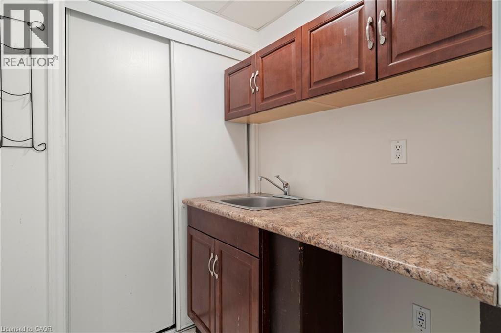 #45 2737 KING Street E - 28