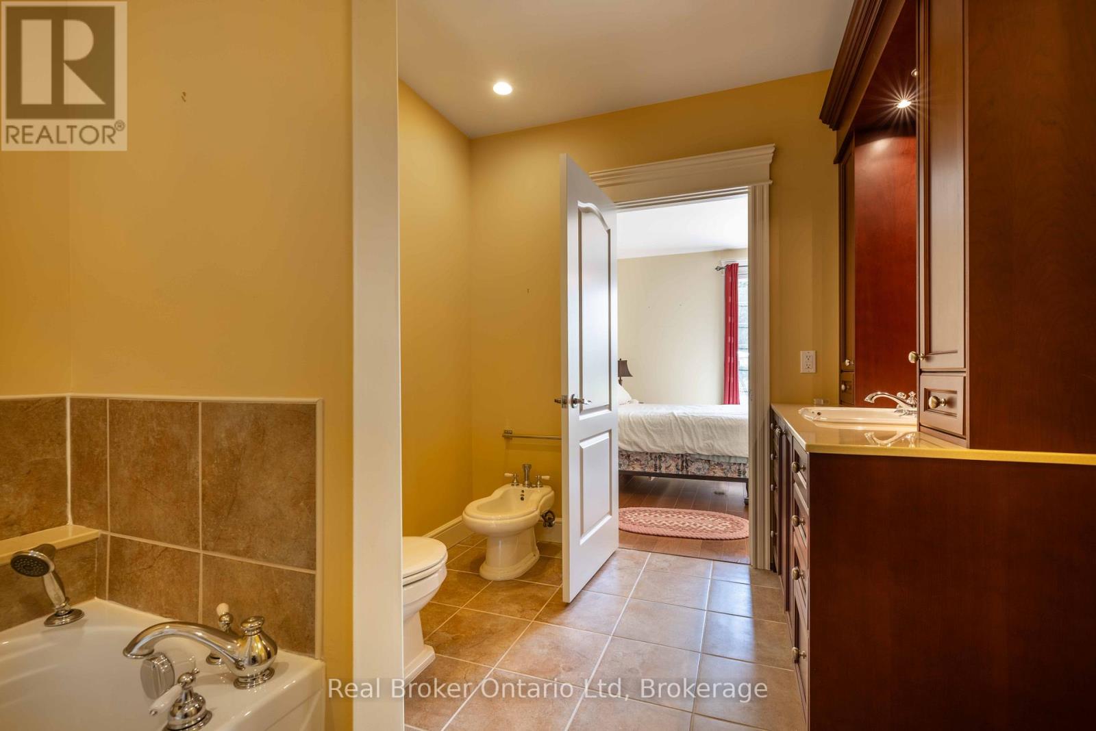 361 BALMY BEACH ROAD - 38