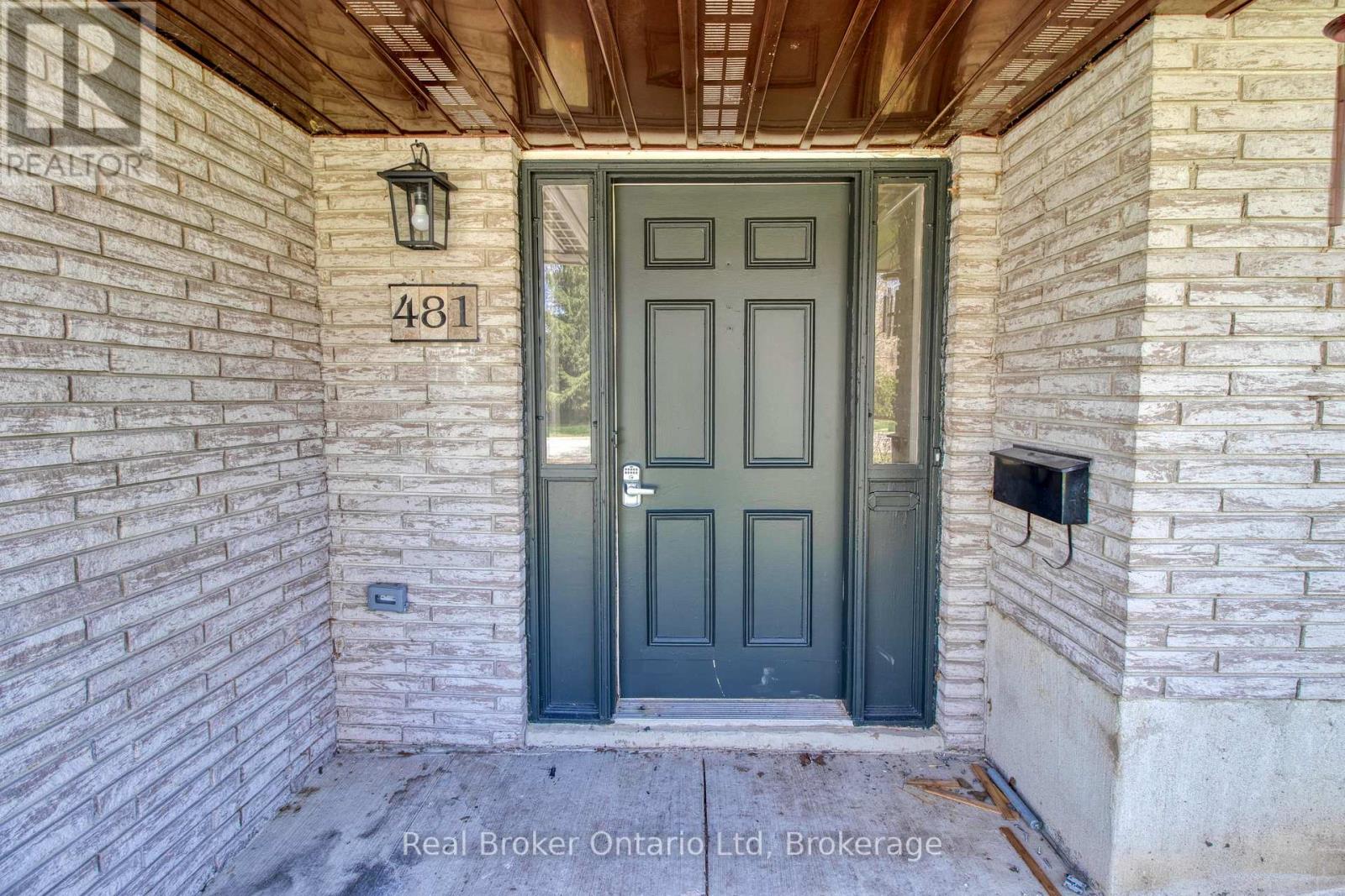 481 4TH \'A\' STREET W - 3