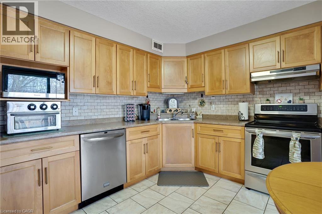 214 SNYDERS Road E Unit# 4, Baden, Ontario, N3A0A6 — Photo 16