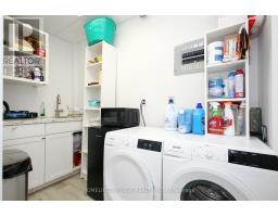 6166 Yonge Street, Toronto, ON M2M3X1 Photo 12