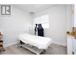 6166 Yonge Street, Toronto, ON M2M3X1 Photo 7