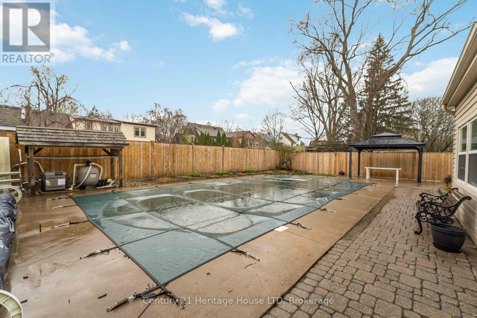 25 GLENVIEW AVENUE - 36