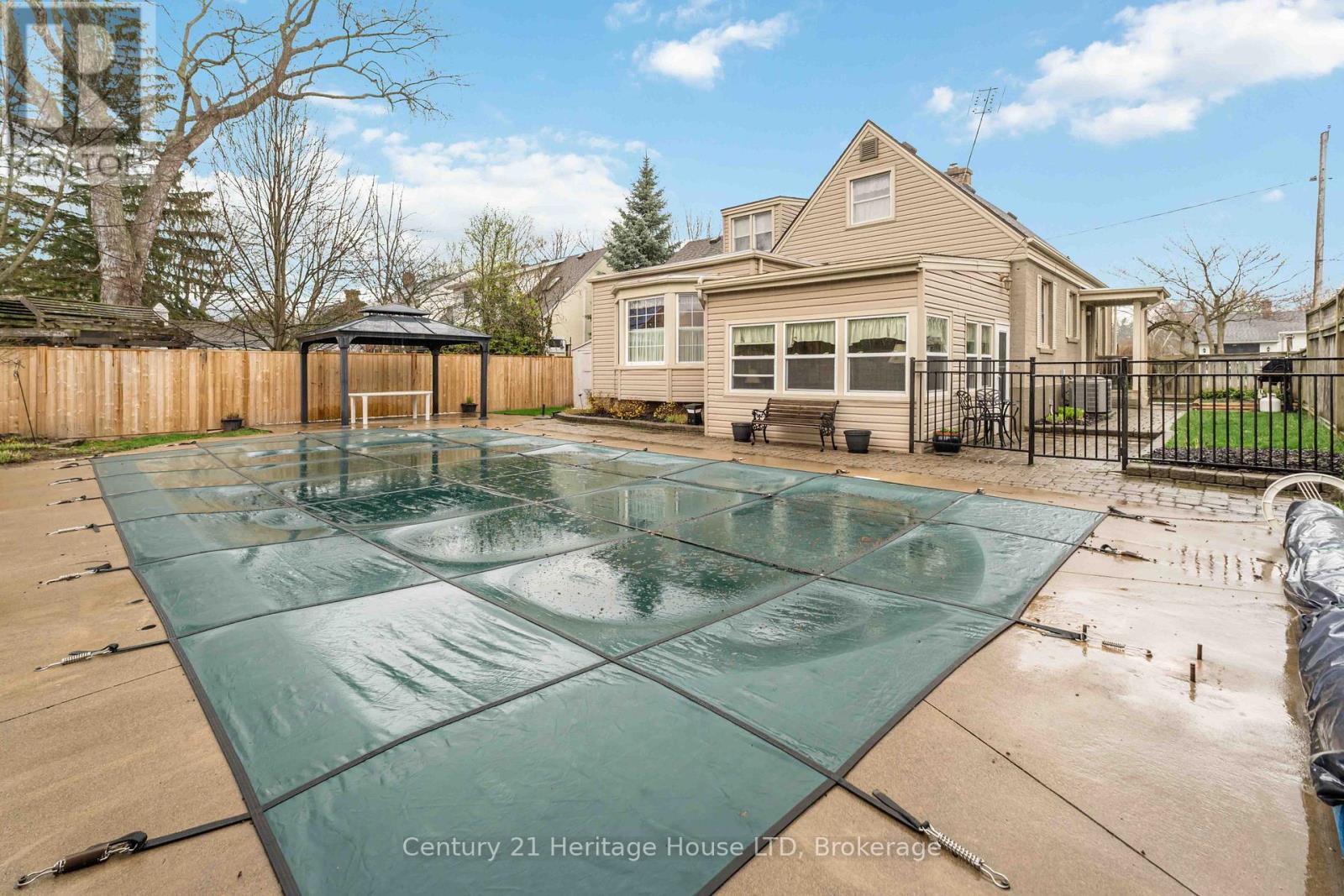 25 GLENVIEW AVENUE - 37