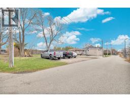 9572 Tecumseh Road, Windsor, ON N8R1A2 Photo 31