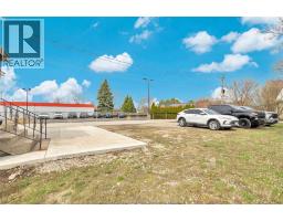 9572 Tecumseh Road, Windsor, ON N8R1A2 Photo 9