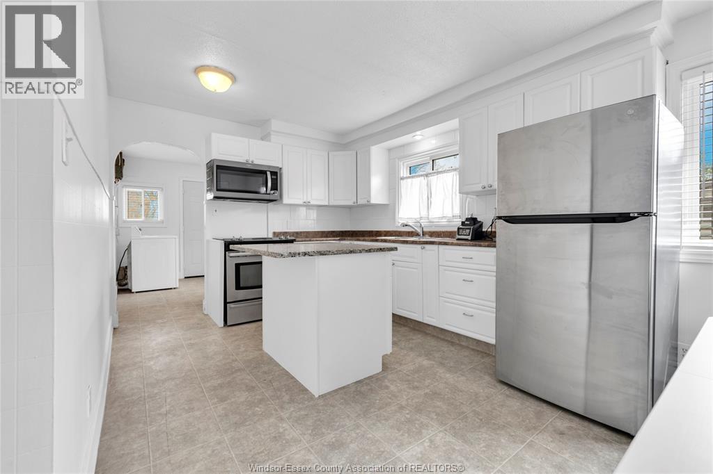 9572 TECUMSEH ROAD - 12
