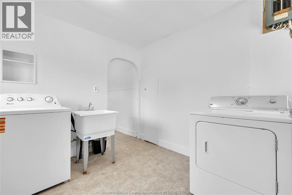 9572 TECUMSEH ROAD - 29