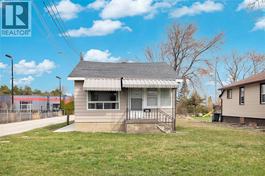 9572 TECUMSEH ROAD - 3