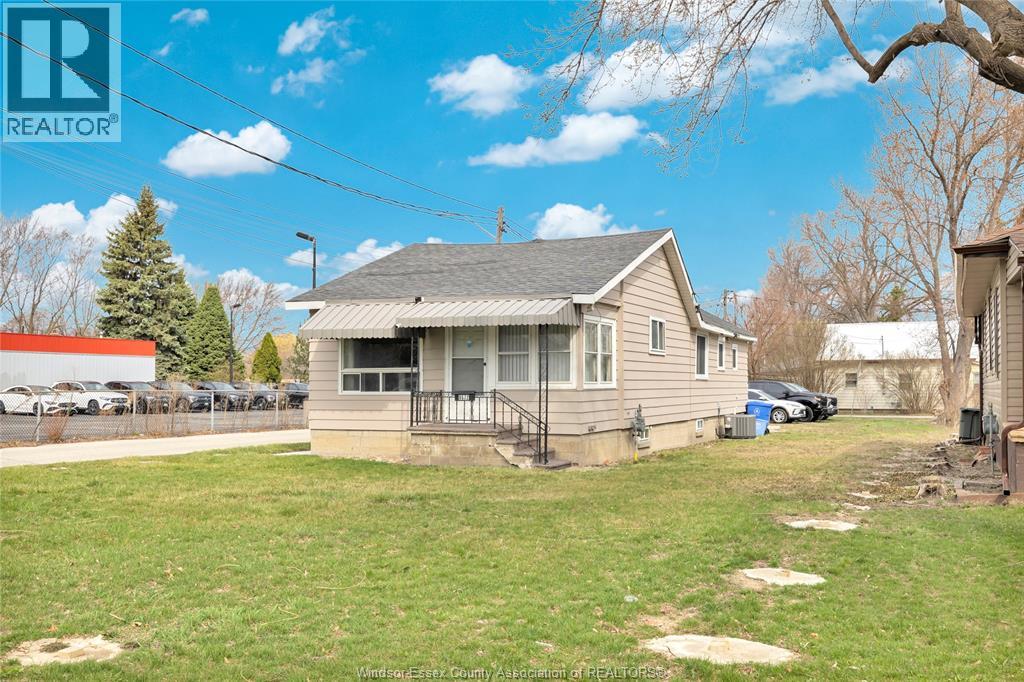 9572 TECUMSEH ROAD - 4