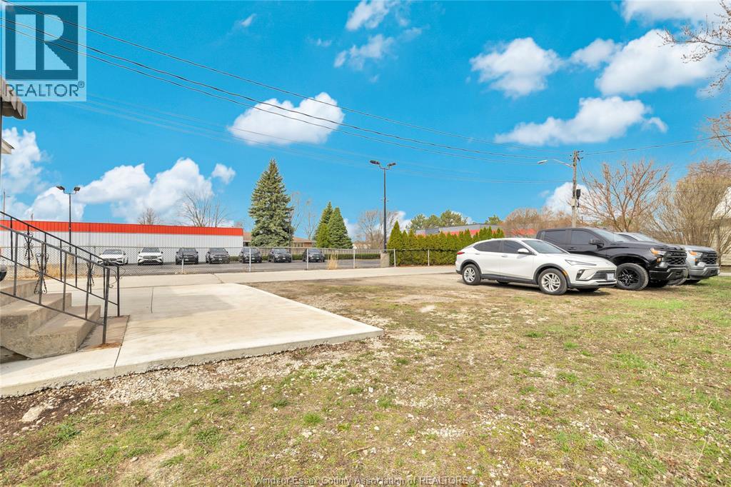 9572 TECUMSEH ROAD - 9
