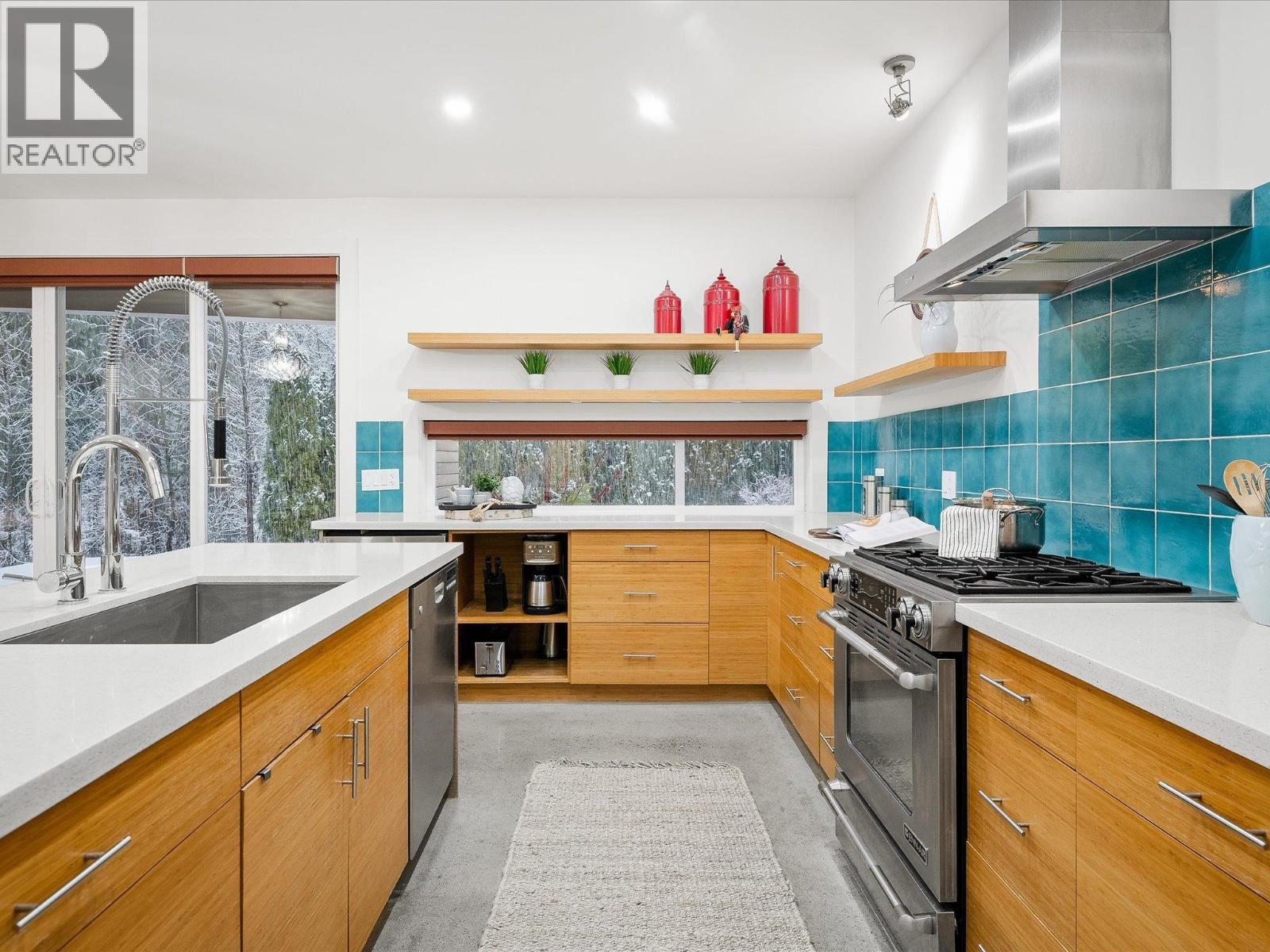 1087 MADELEY PLACE, Whistler