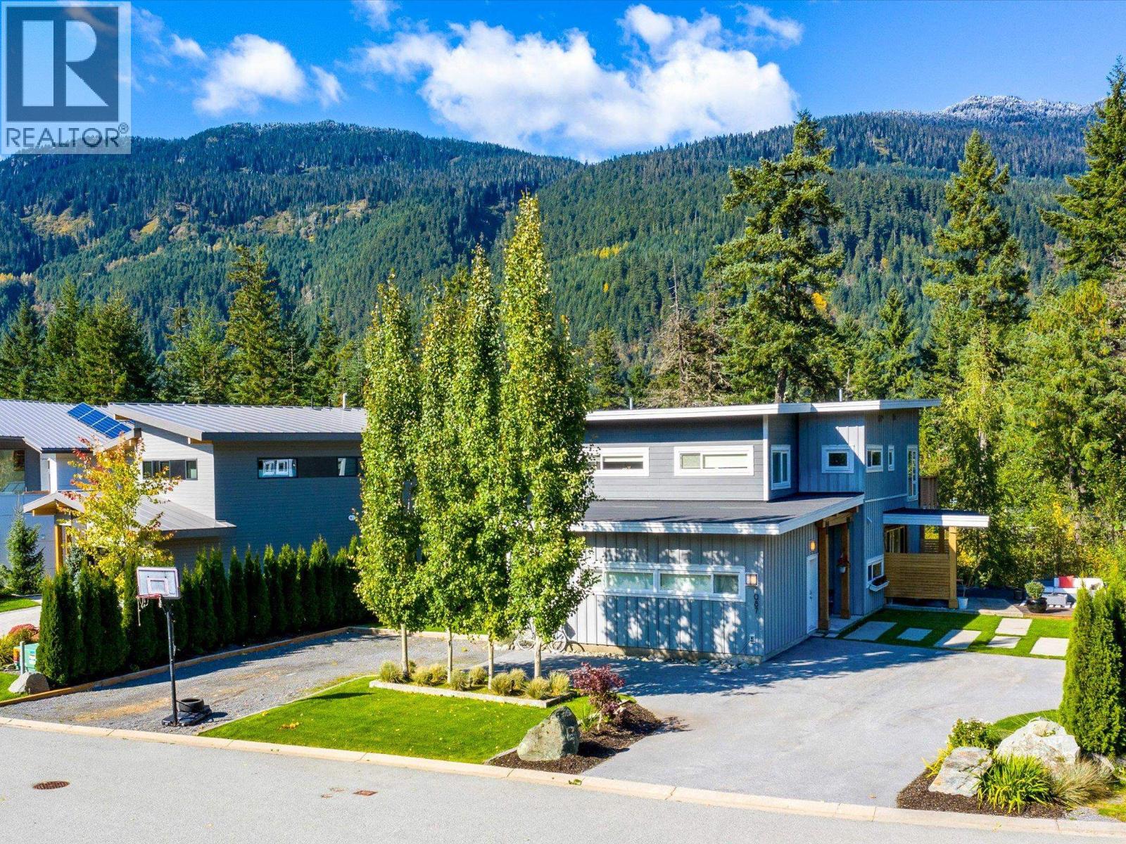 1087 MADELEY PLACE, Whistler