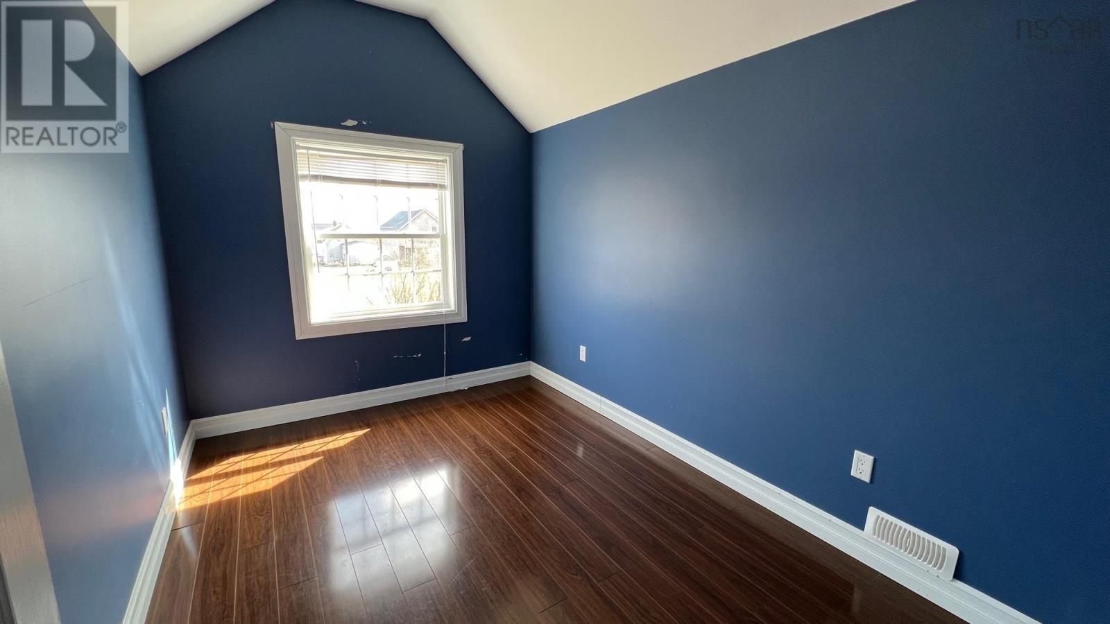 13 Lornevale Road - 13