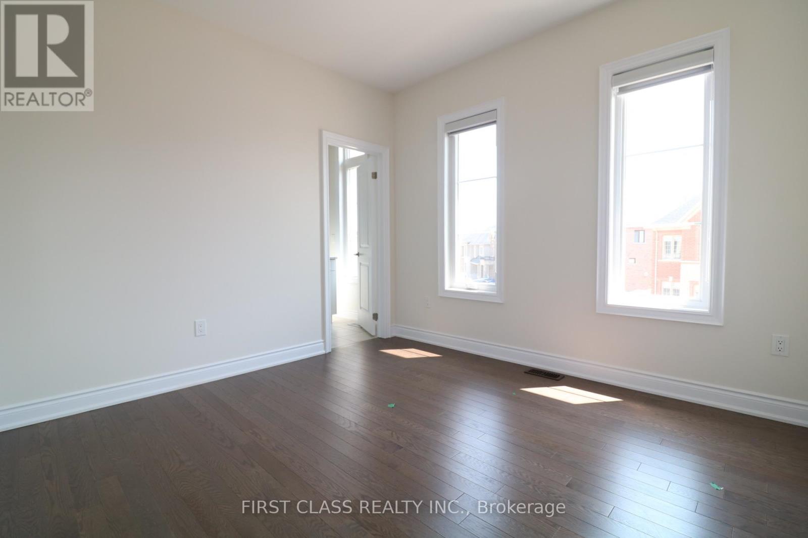 78 WILLIAM CRAWLEY WAY - 16