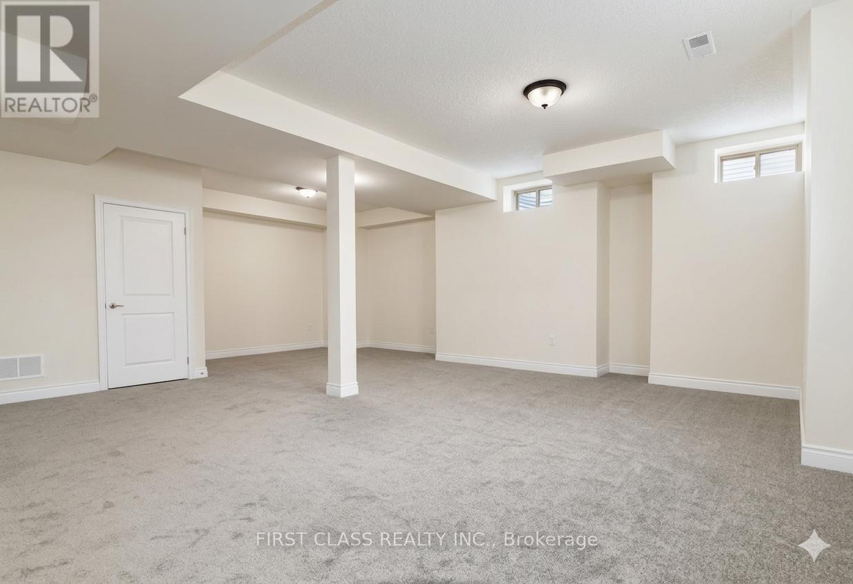 78 WILLIAM CRAWLEY WAY - 23