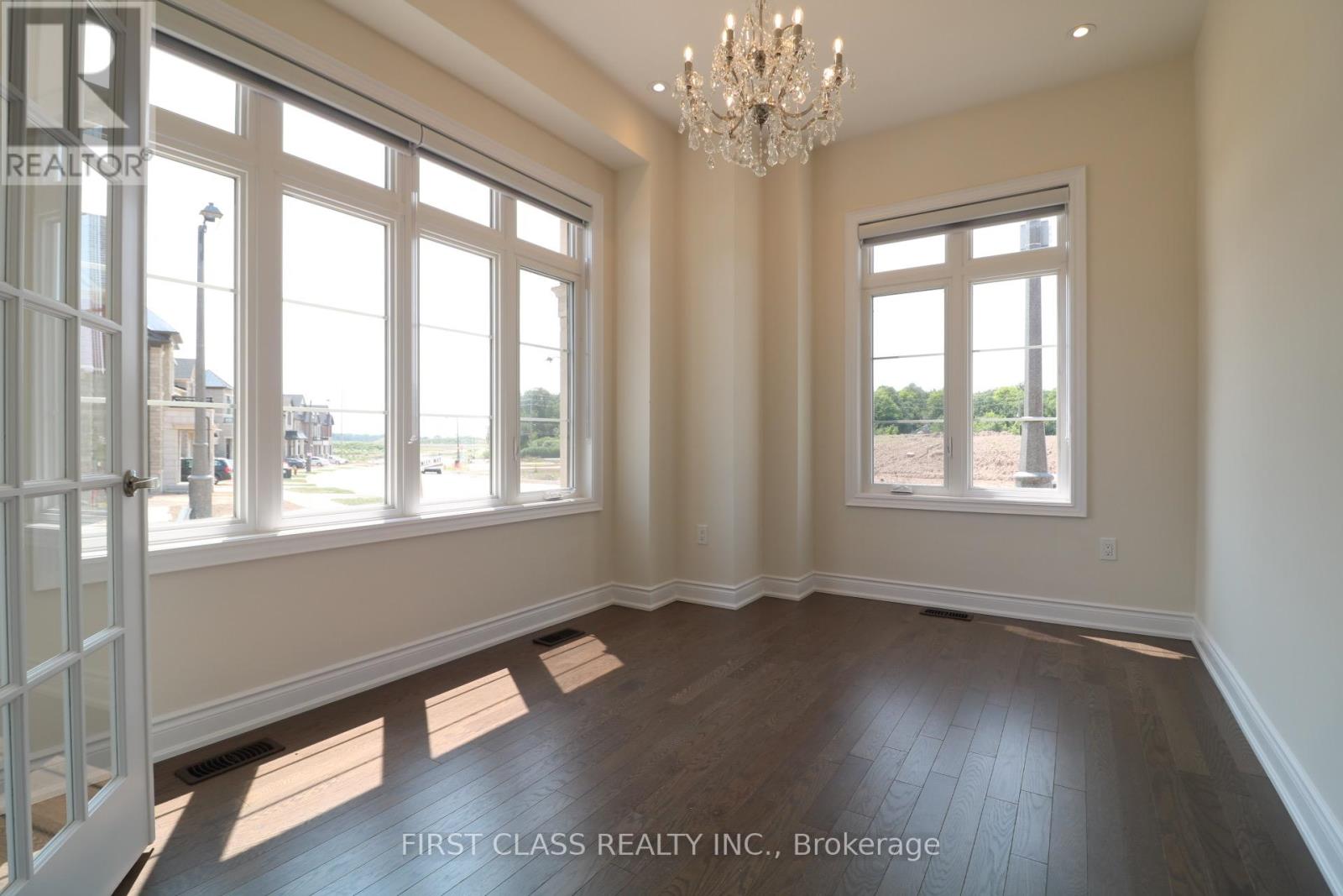 78 WILLIAM CRAWLEY WAY - 4