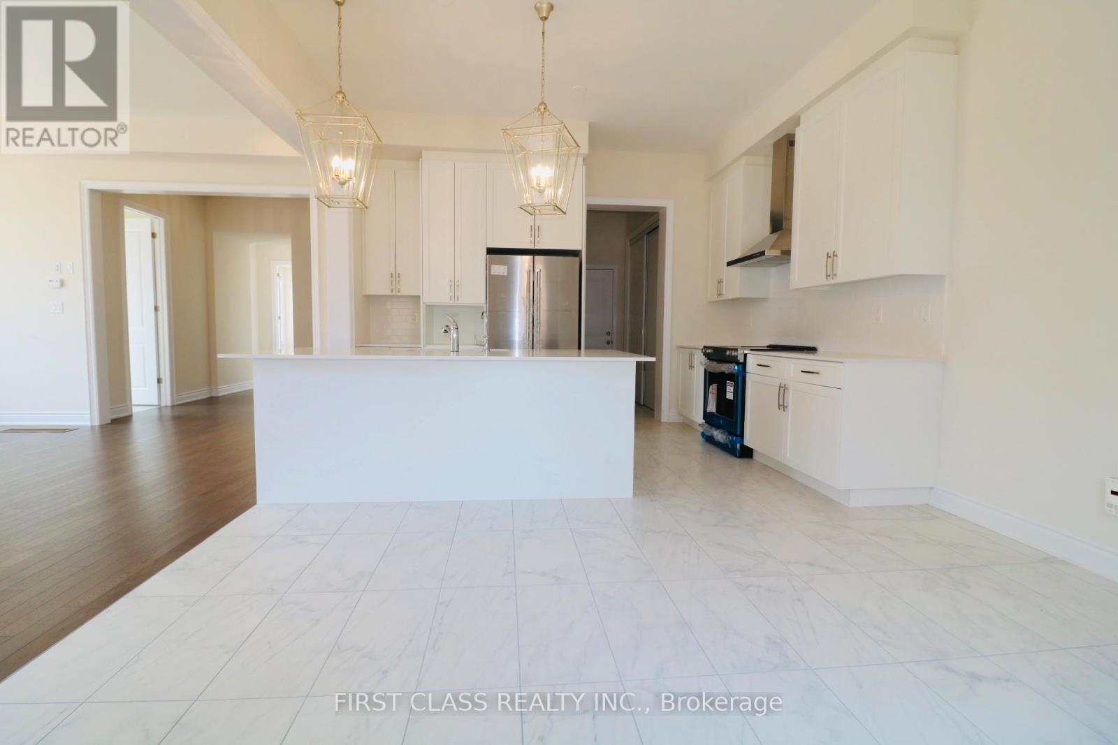 78 WILLIAM CRAWLEY WAY - 8