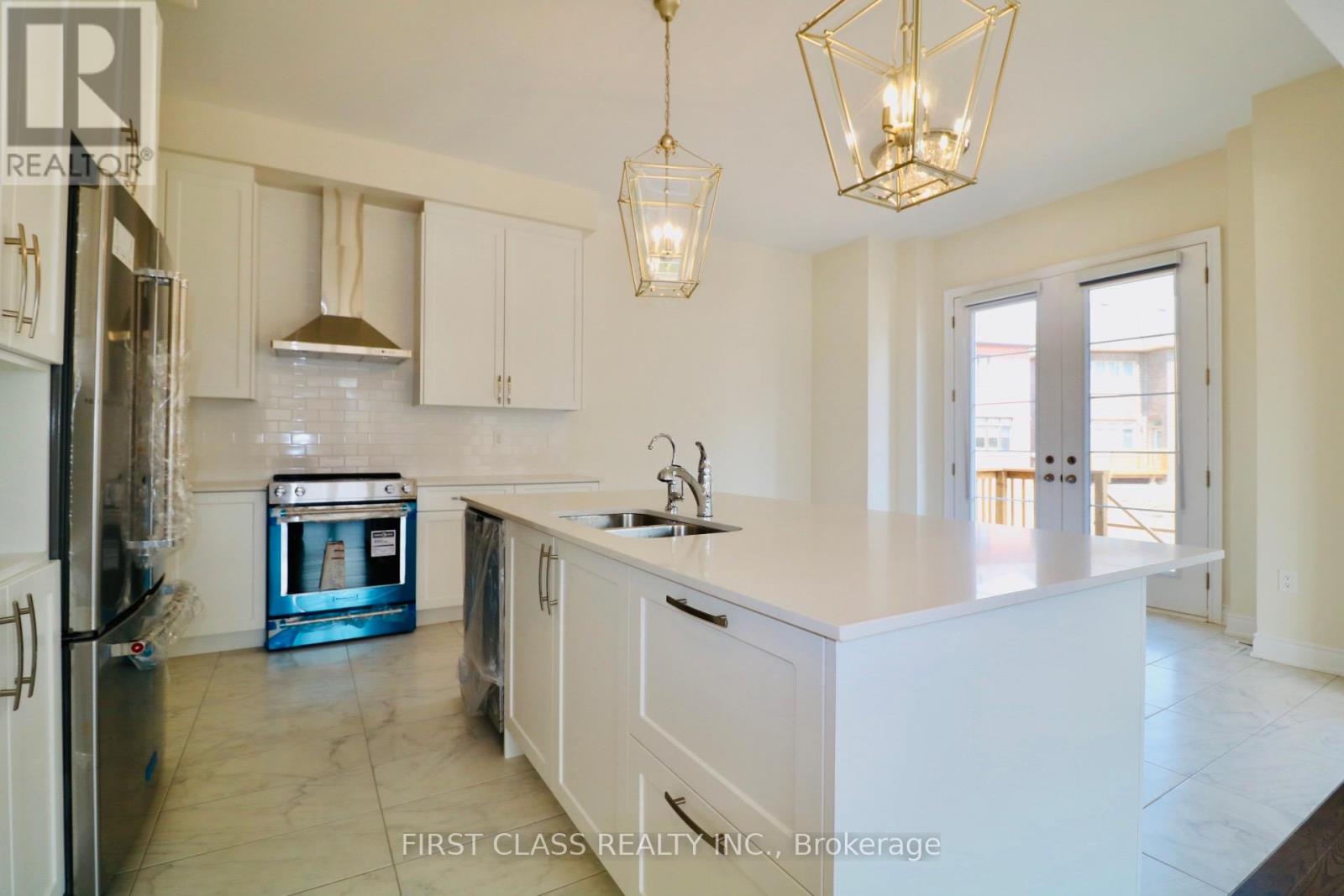 78 WILLIAM CRAWLEY WAY - 9
