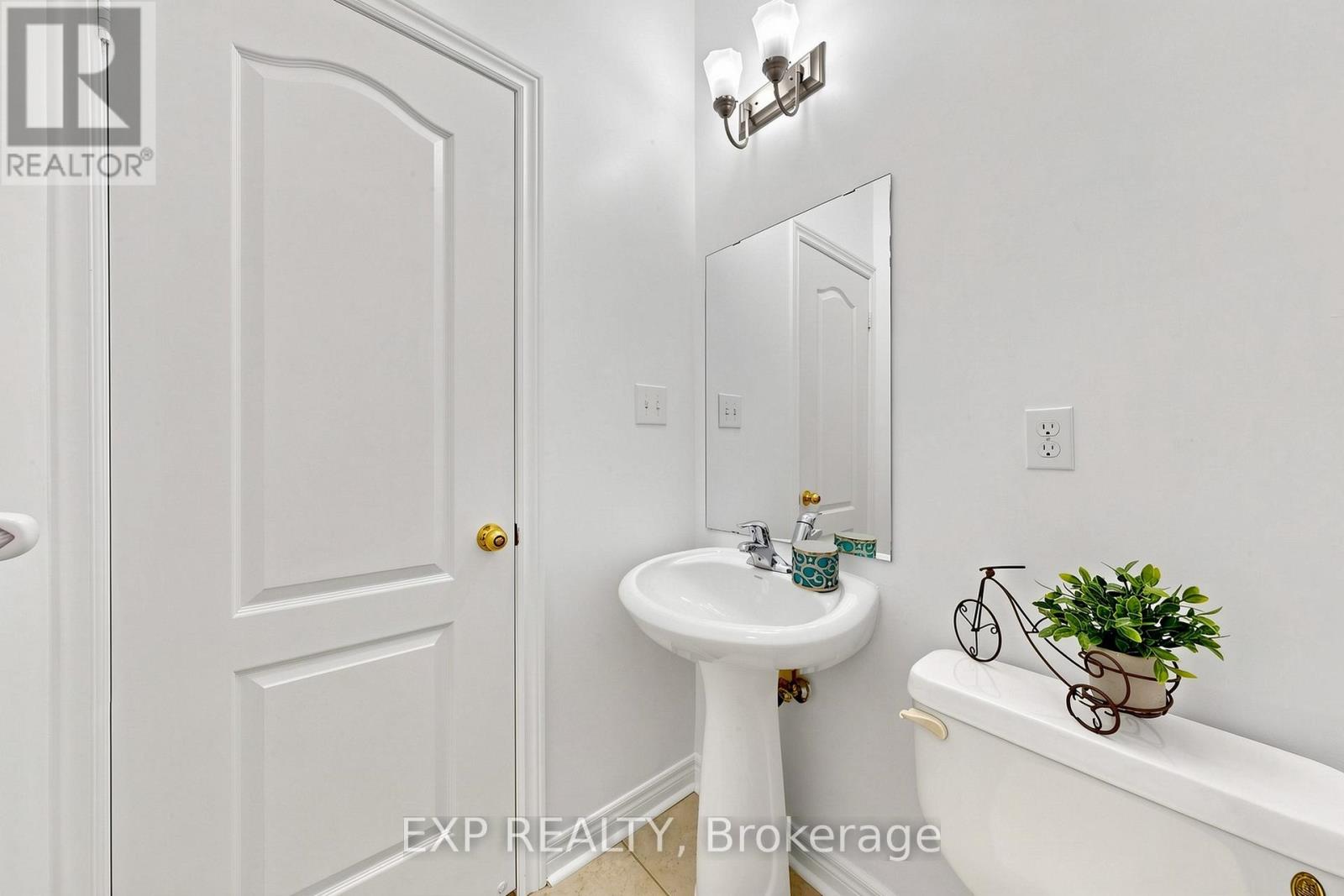 34 FREESIA ROAD - 19