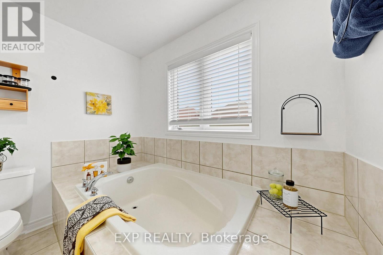 34 FREESIA ROAD - 30