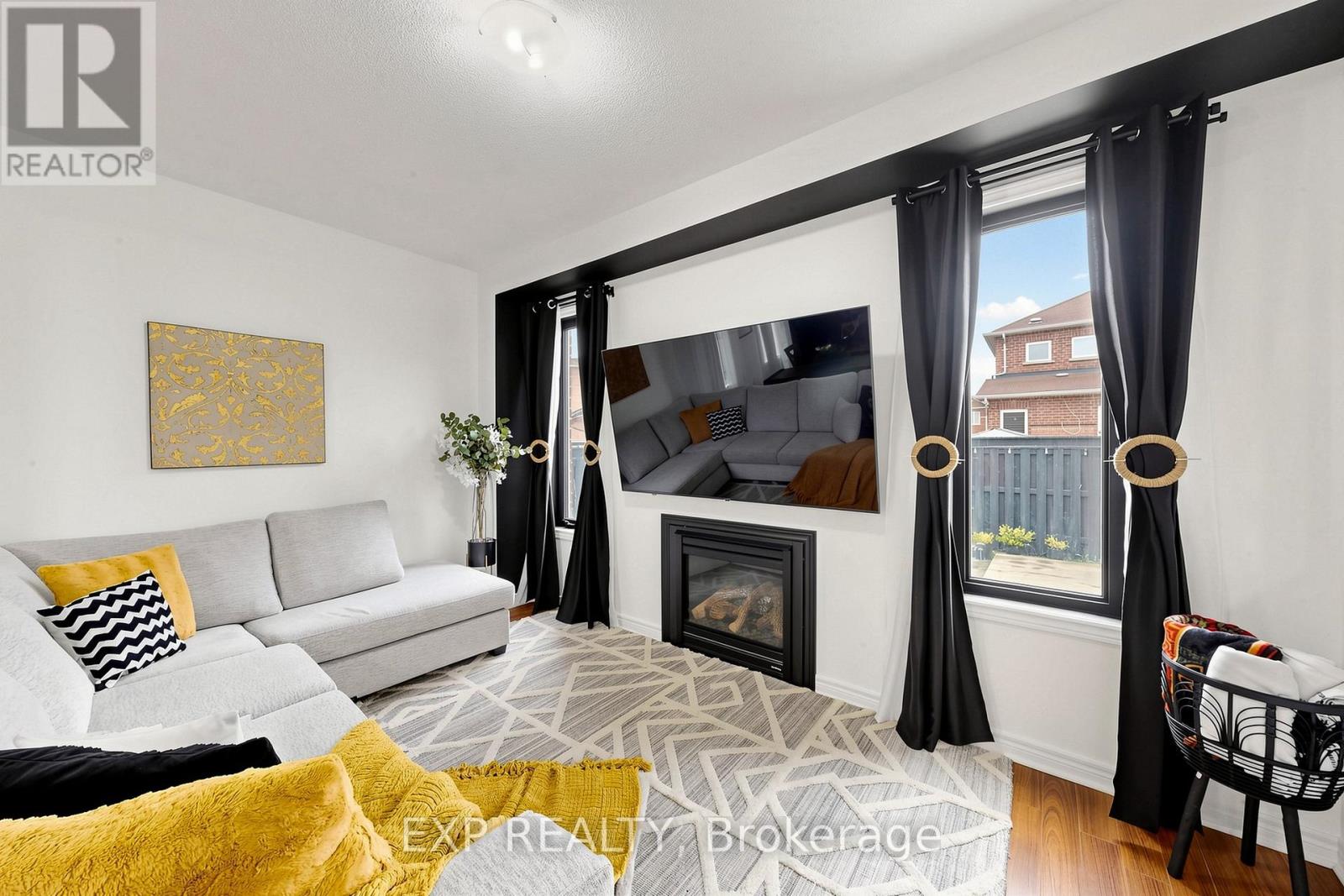 34 FREESIA ROAD - 4