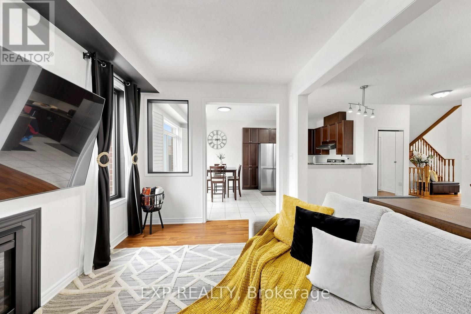 34 FREESIA ROAD - 7