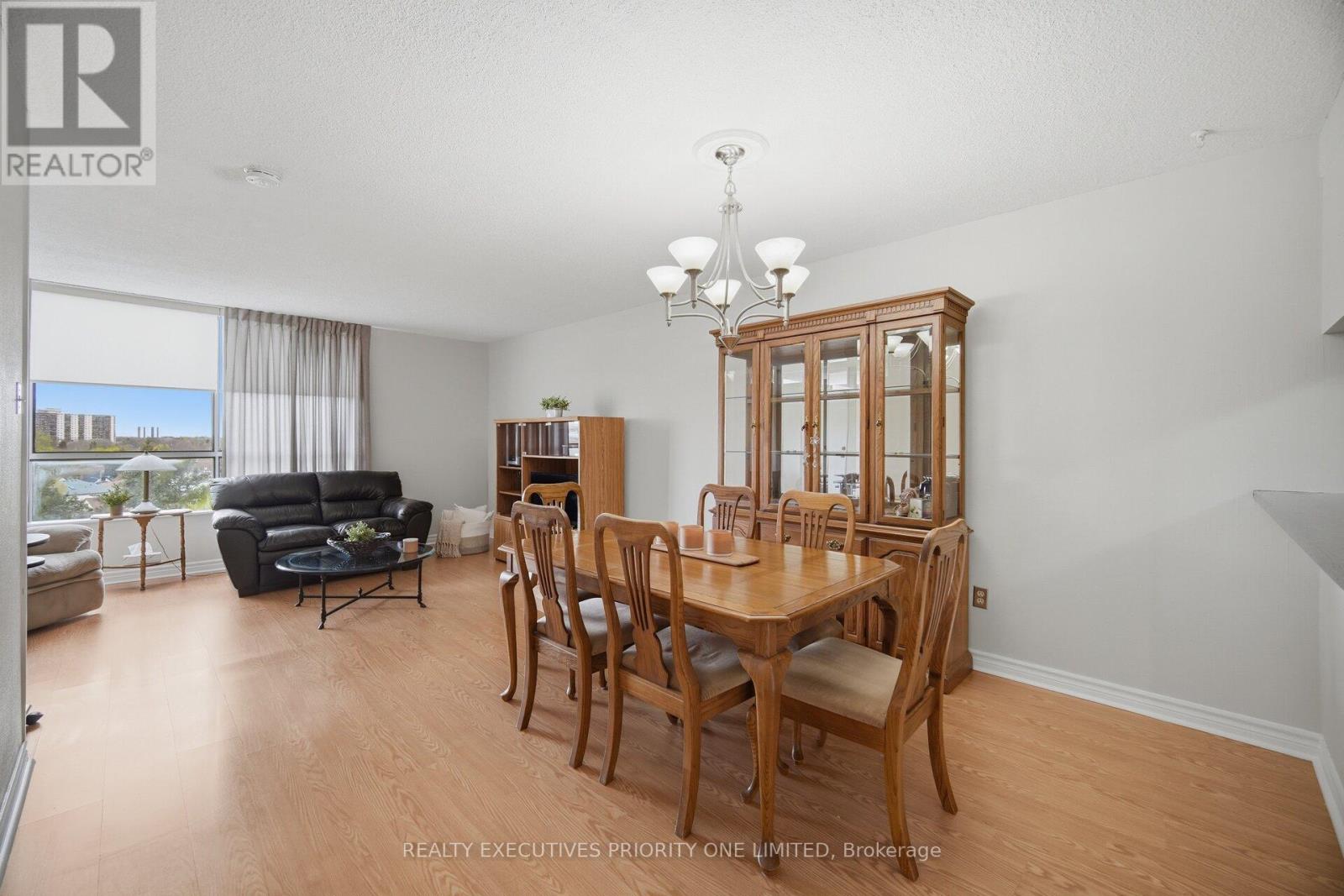 #1013 10 MARTHA EATON WAY - 13