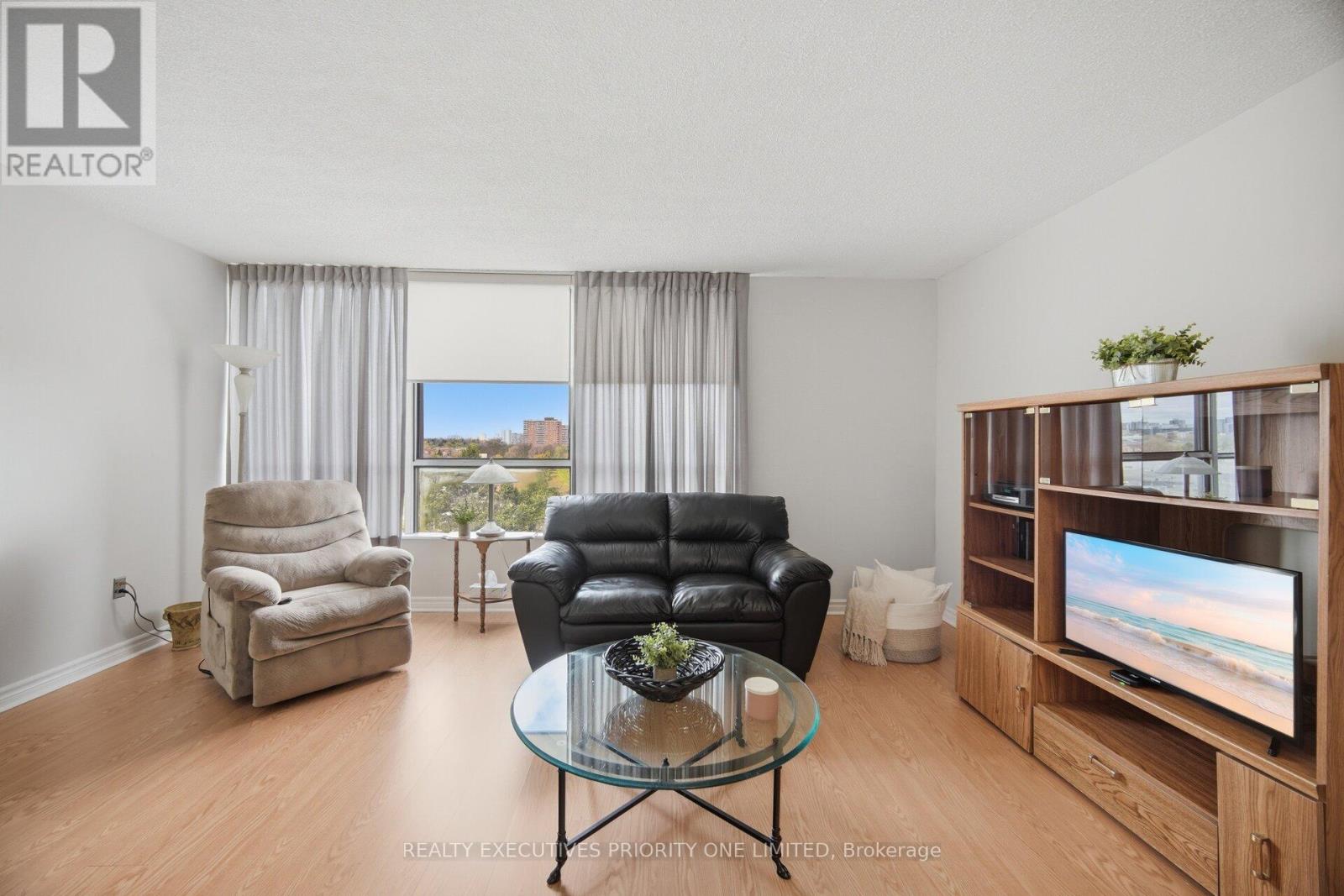 #1013 10 MARTHA EATON WAY - 14