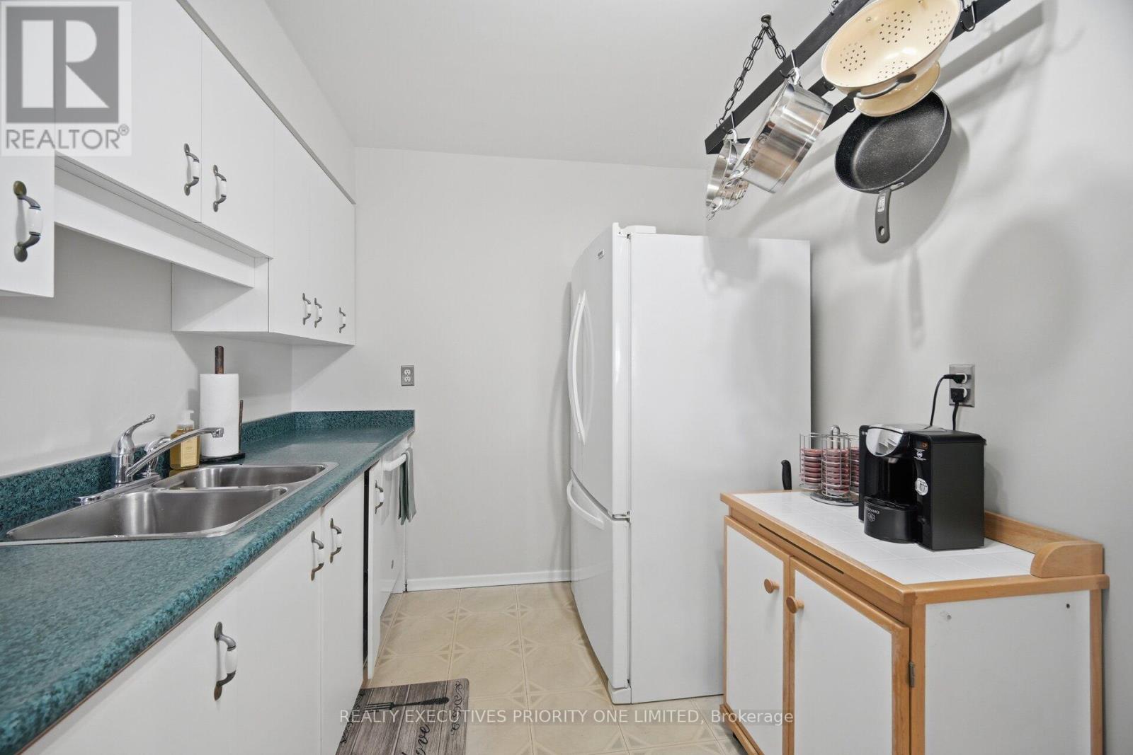 #1013 10 MARTHA EATON WAY - 9