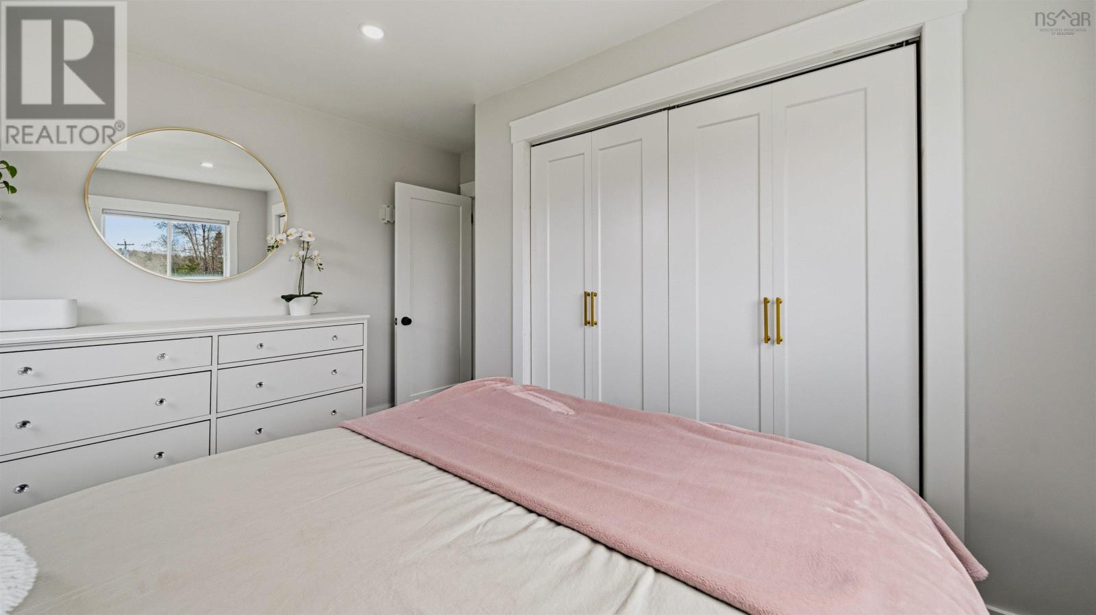 Property 25 of 49 of 2694 Sackville Drive