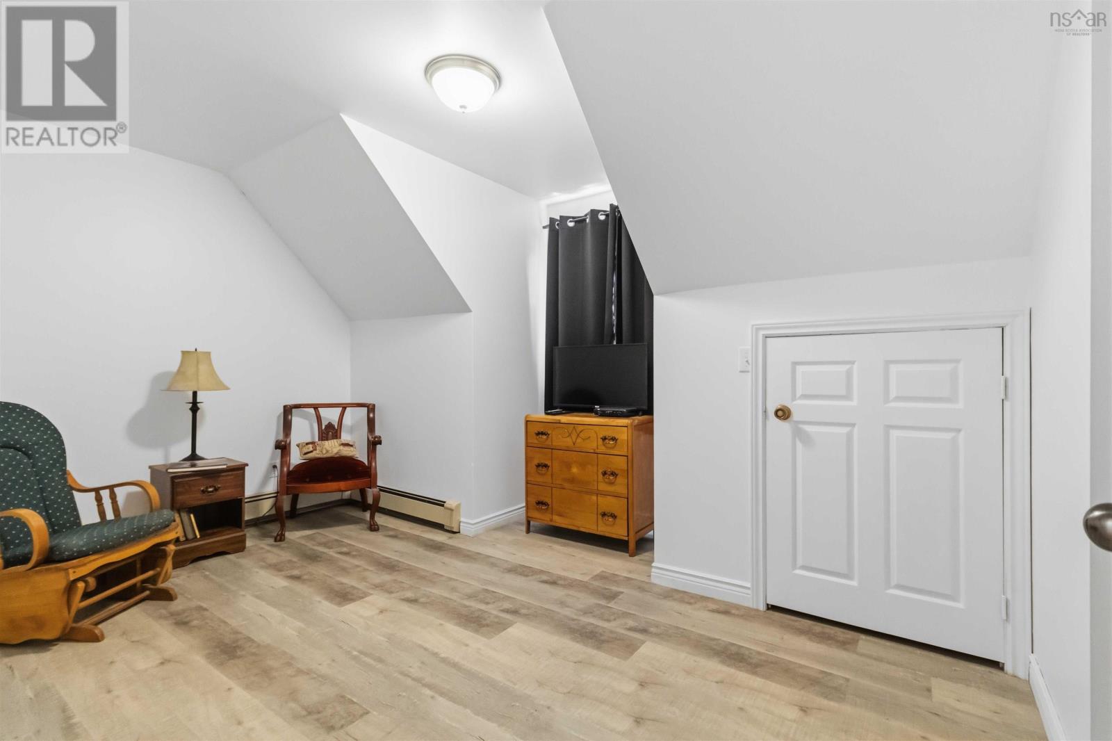 Property 23 of 32 of 7 Fiddlers Green