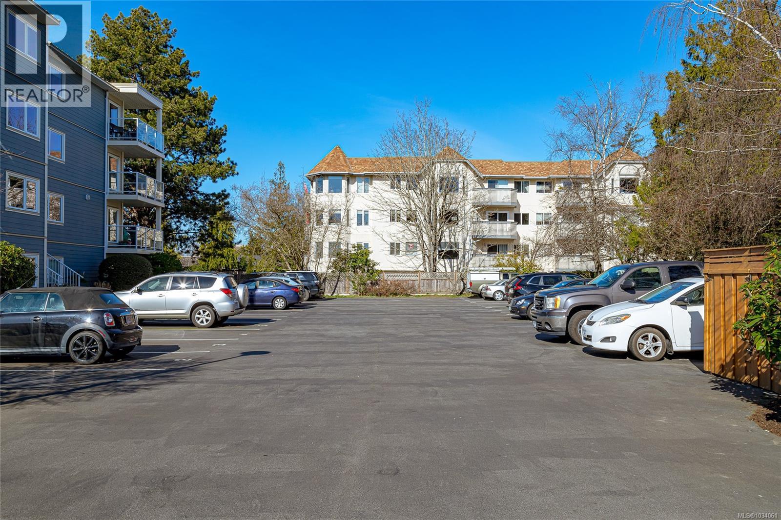 #102 2360 James White Blvd - 23