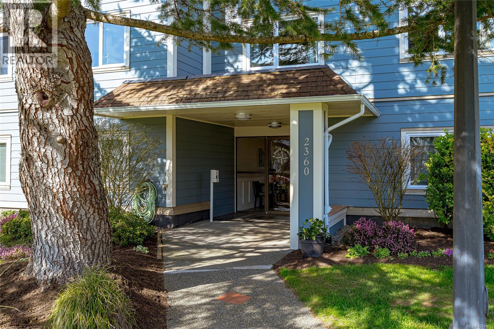 #102 2360 James White Blvd - 27
