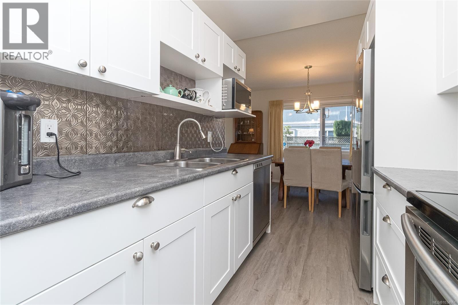 #102 2360 James White Blvd - 6