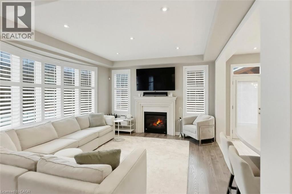 355 WISTERIA Way, Oakville, Ontario, L6M1L6 — Photo 5