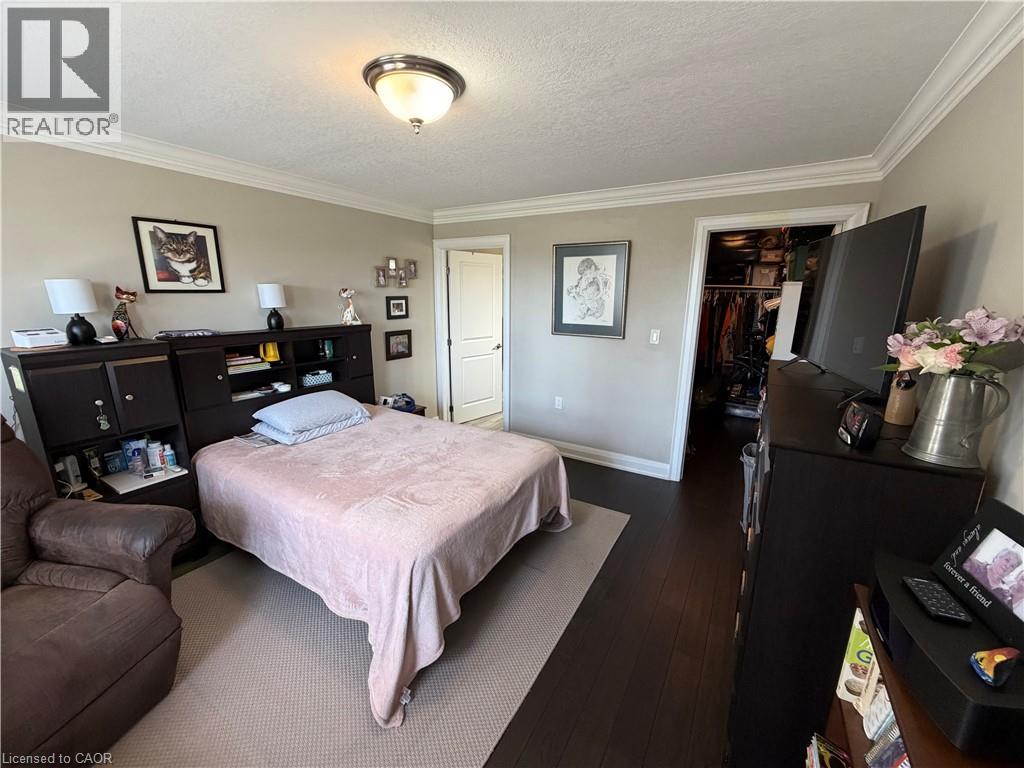 31 BISHOP TONNOS Way - 11