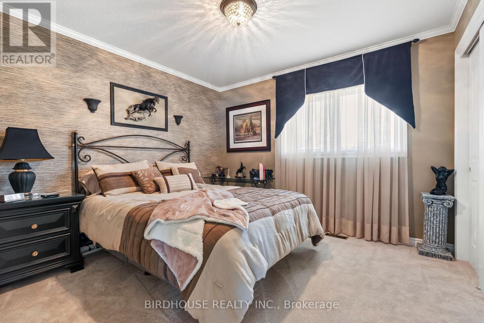 145 BEEHIVE DRIVE - 33