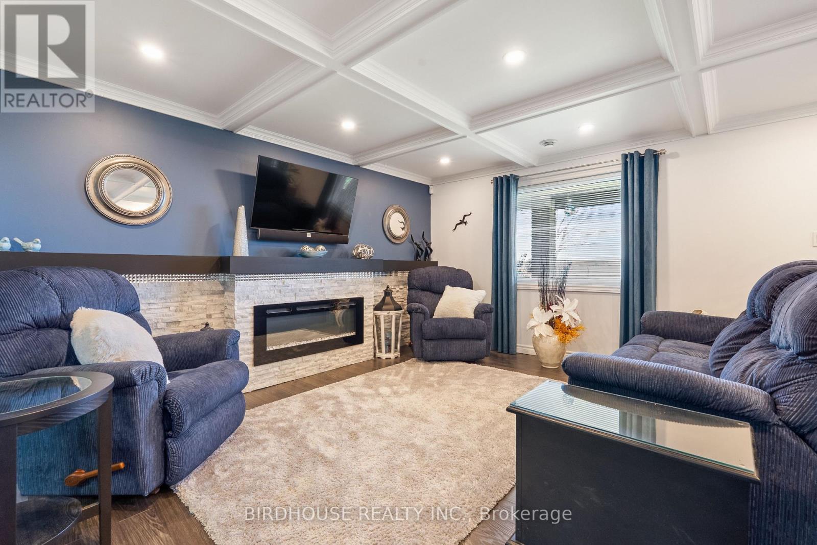 145 BEEHIVE DRIVE - 37