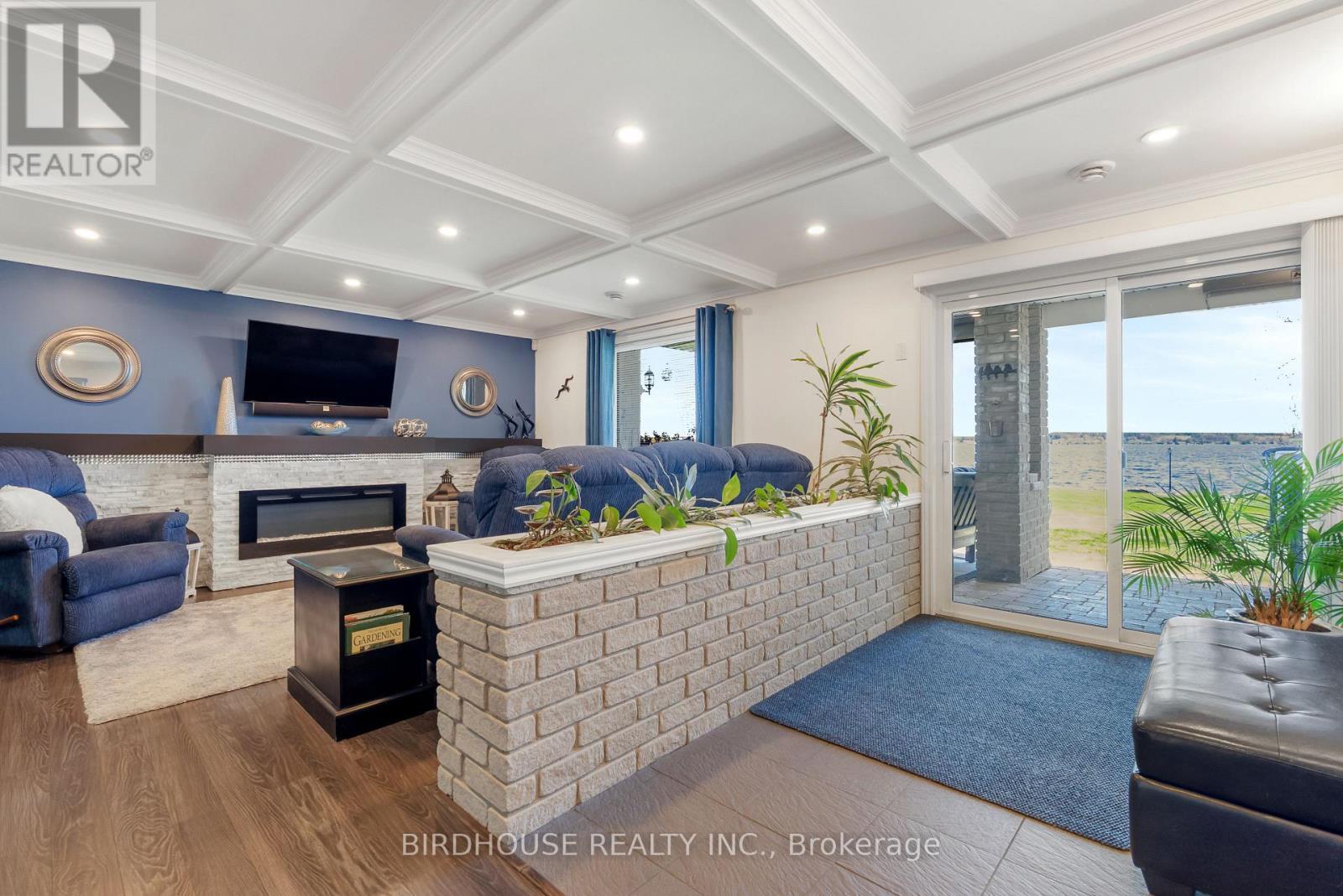 145 BEEHIVE DRIVE - 38