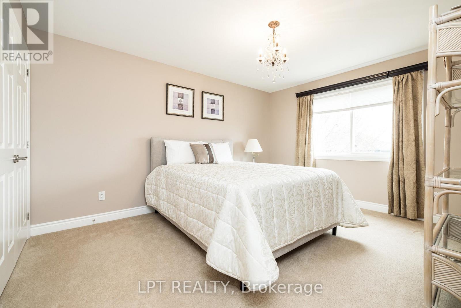 415 LANDSWOOD WAY - 25
