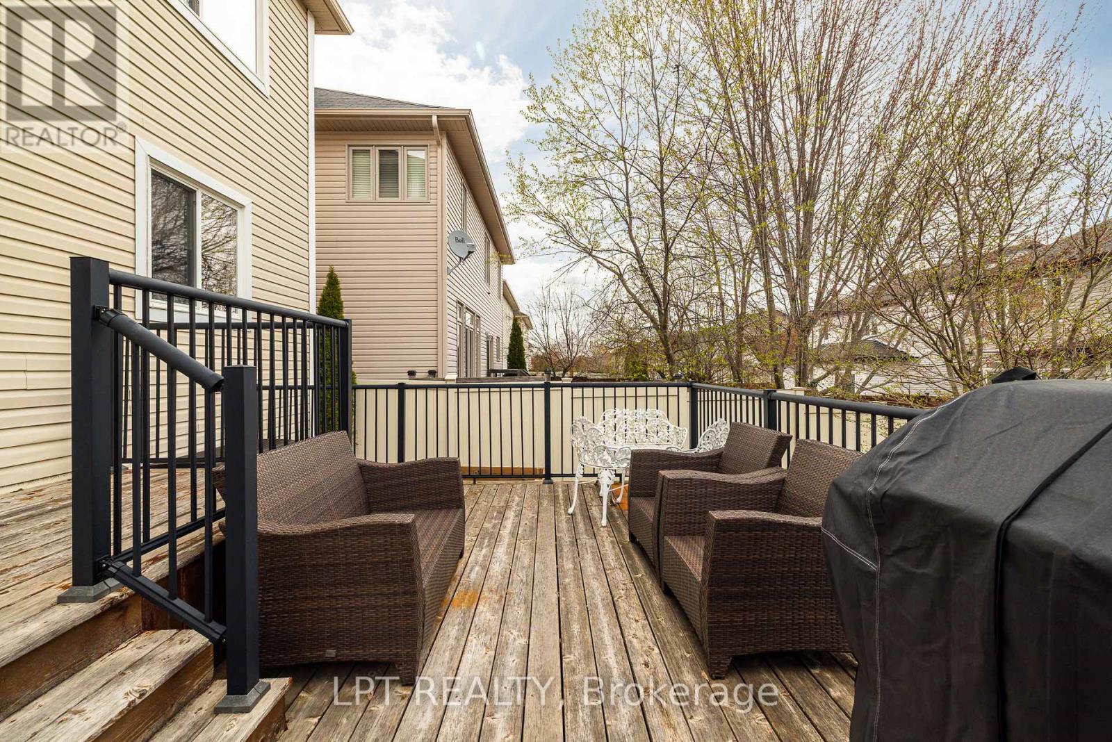 415 LANDSWOOD WAY - 33