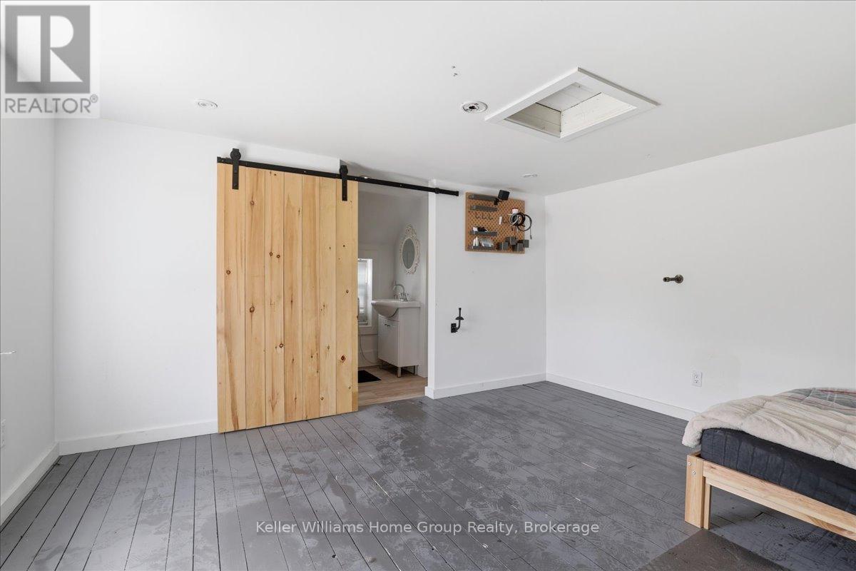 44 2ND AVENUE - 32