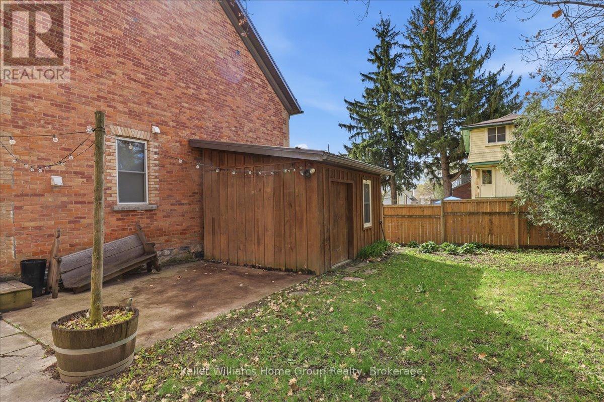 44 2ND AVENUE - 42